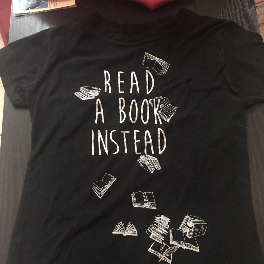 Junior’s Graphic T-Shirt size M